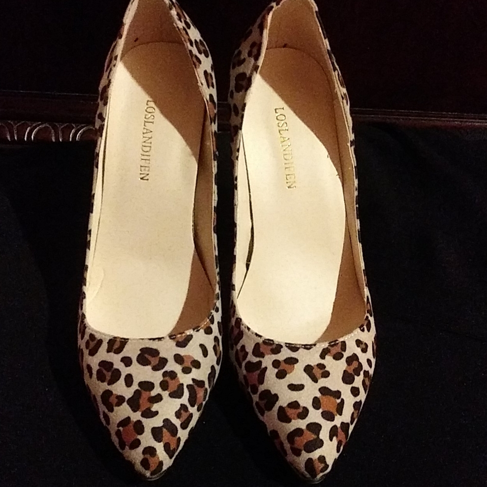 Leopard Pumps